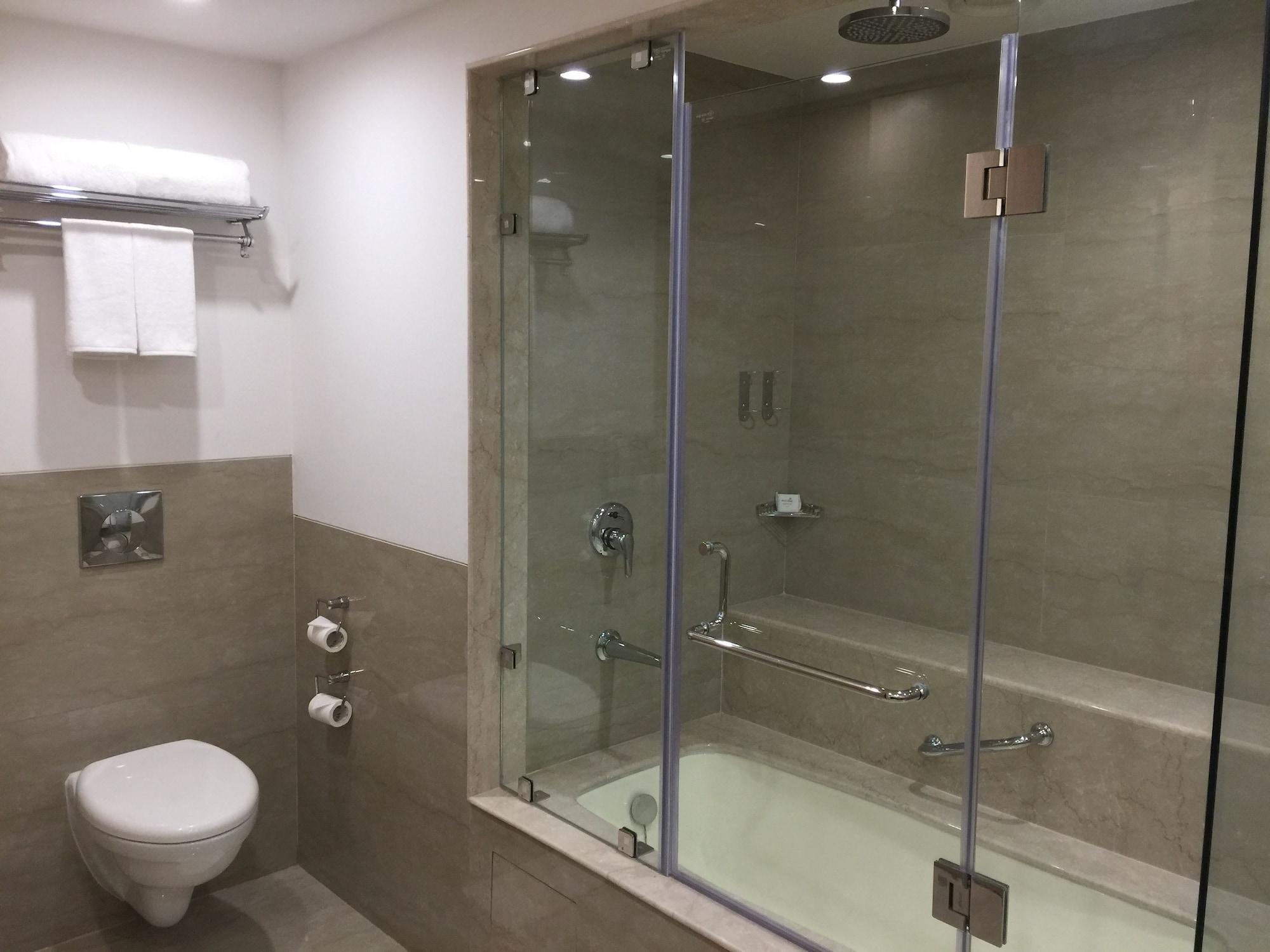 Lemon Tree Hotel, Sector 60, Gurugram Гургаон Экстерьер фото