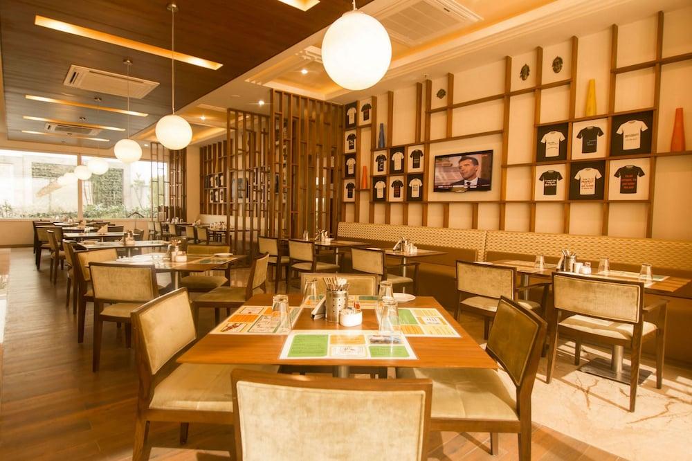 Lemon Tree Hotel, Sector 60, Gurugram Гургаон Экстерьер фото