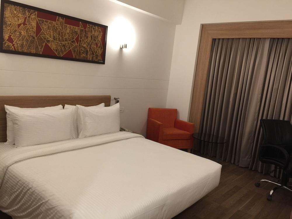 Lemon Tree Hotel, Sector 60, Gurugram Гургаон Экстерьер фото