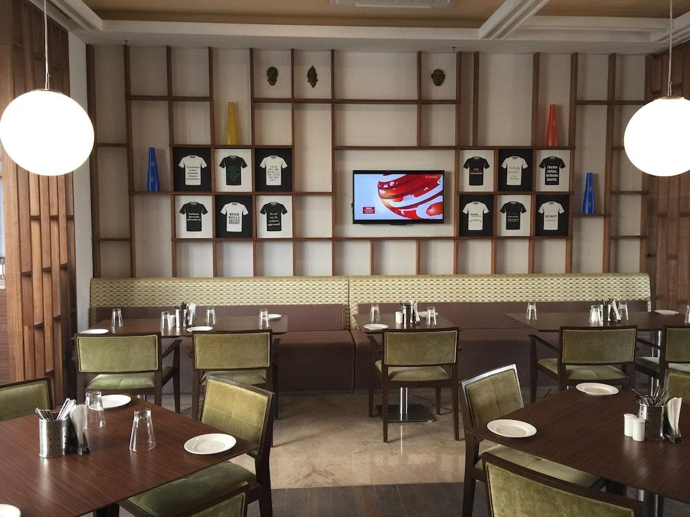 Lemon Tree Hotel, Sector 60, Gurugram Гургаон Экстерьер фото
