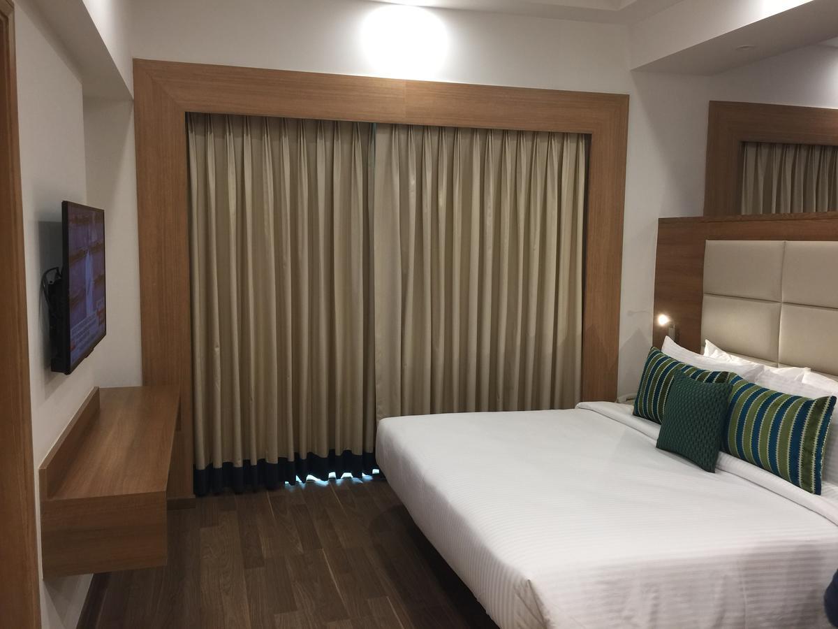 Lemon Tree Hotel, Sector 60, Gurugram Гургаон Экстерьер фото