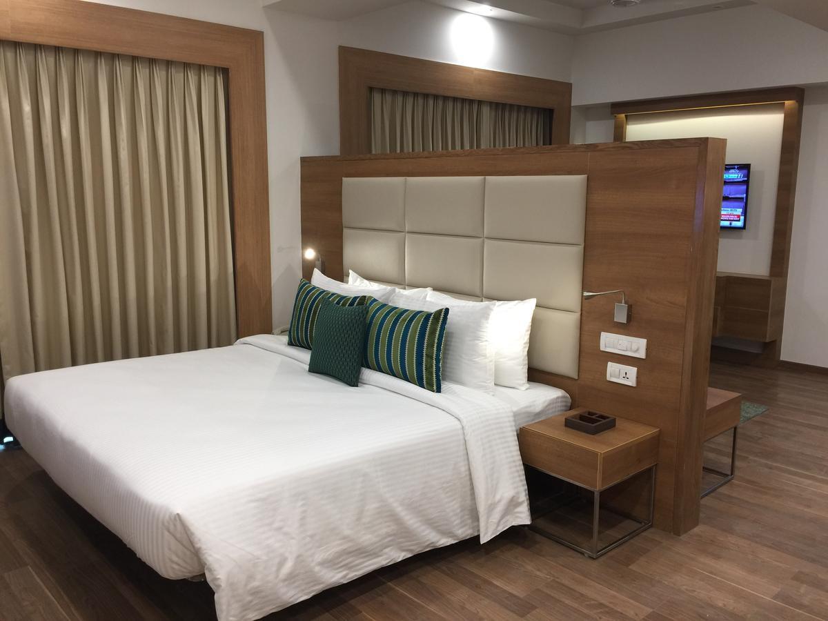 Lemon Tree Hotel, Sector 60, Gurugram Гургаон Экстерьер фото