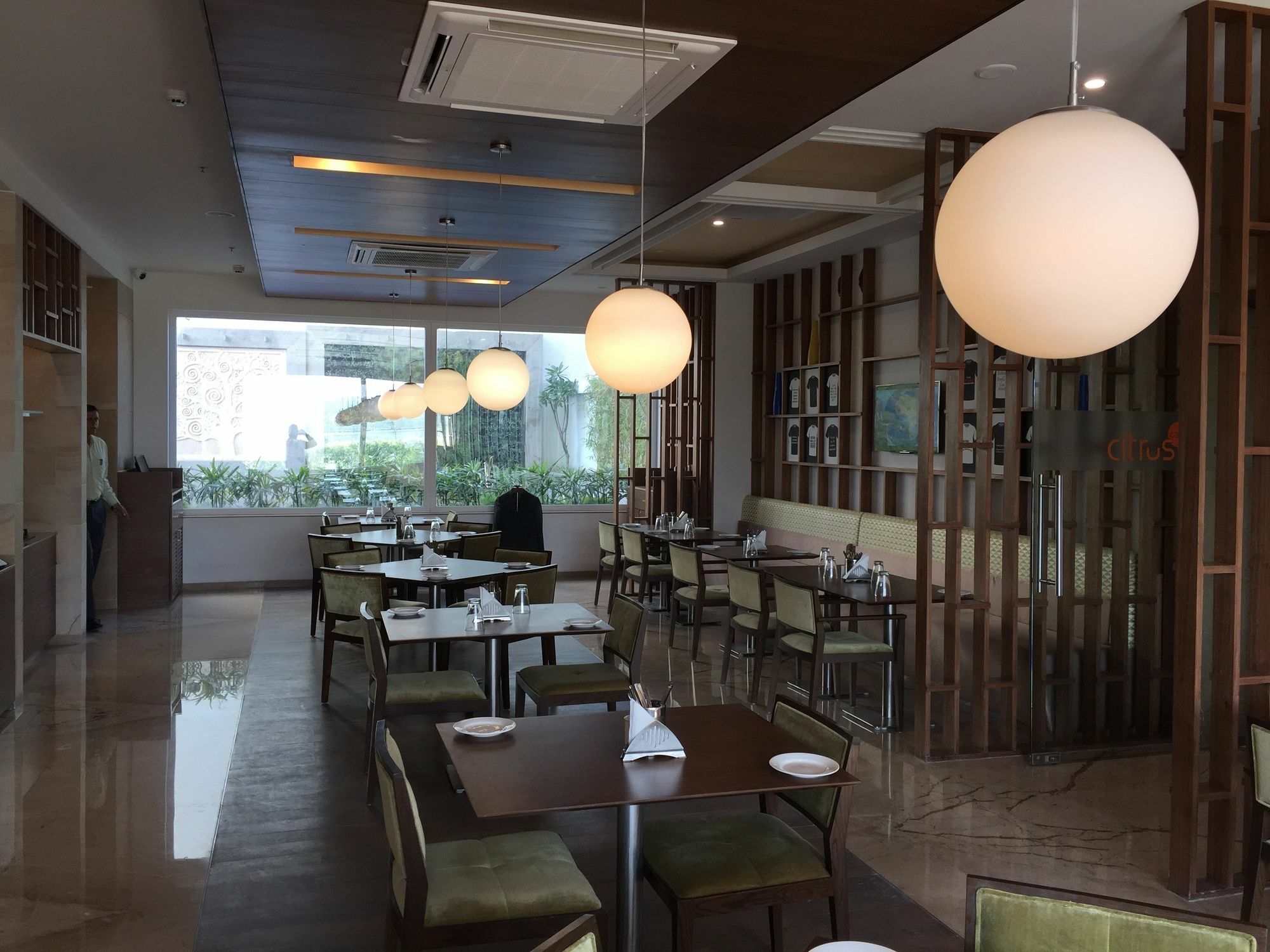 Lemon Tree Hotel, Sector 60, Gurugram Гургаон Экстерьер фото